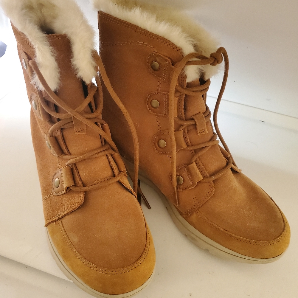 Sorel explorer Joan boot - New with no tags or box
